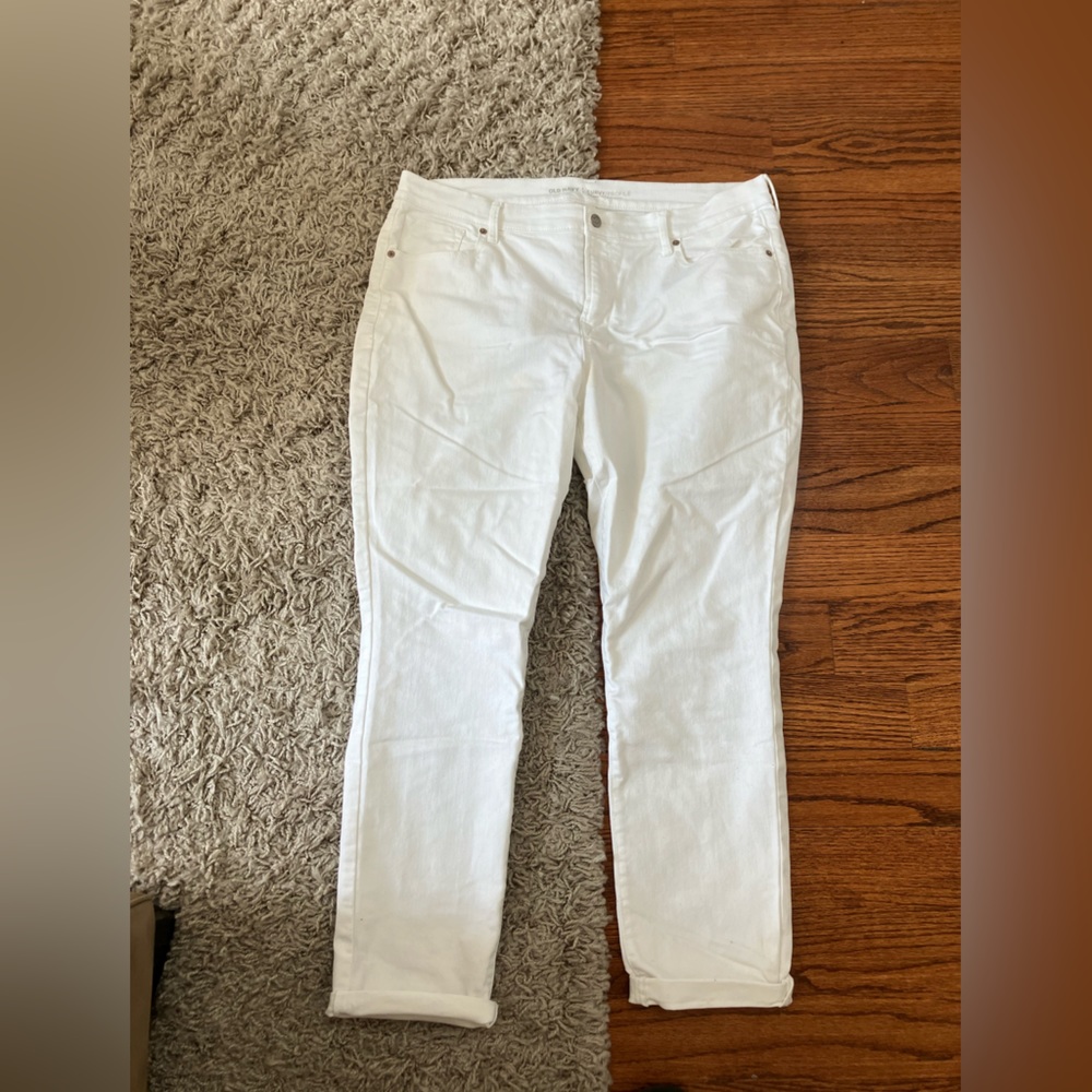 Curvy White denim